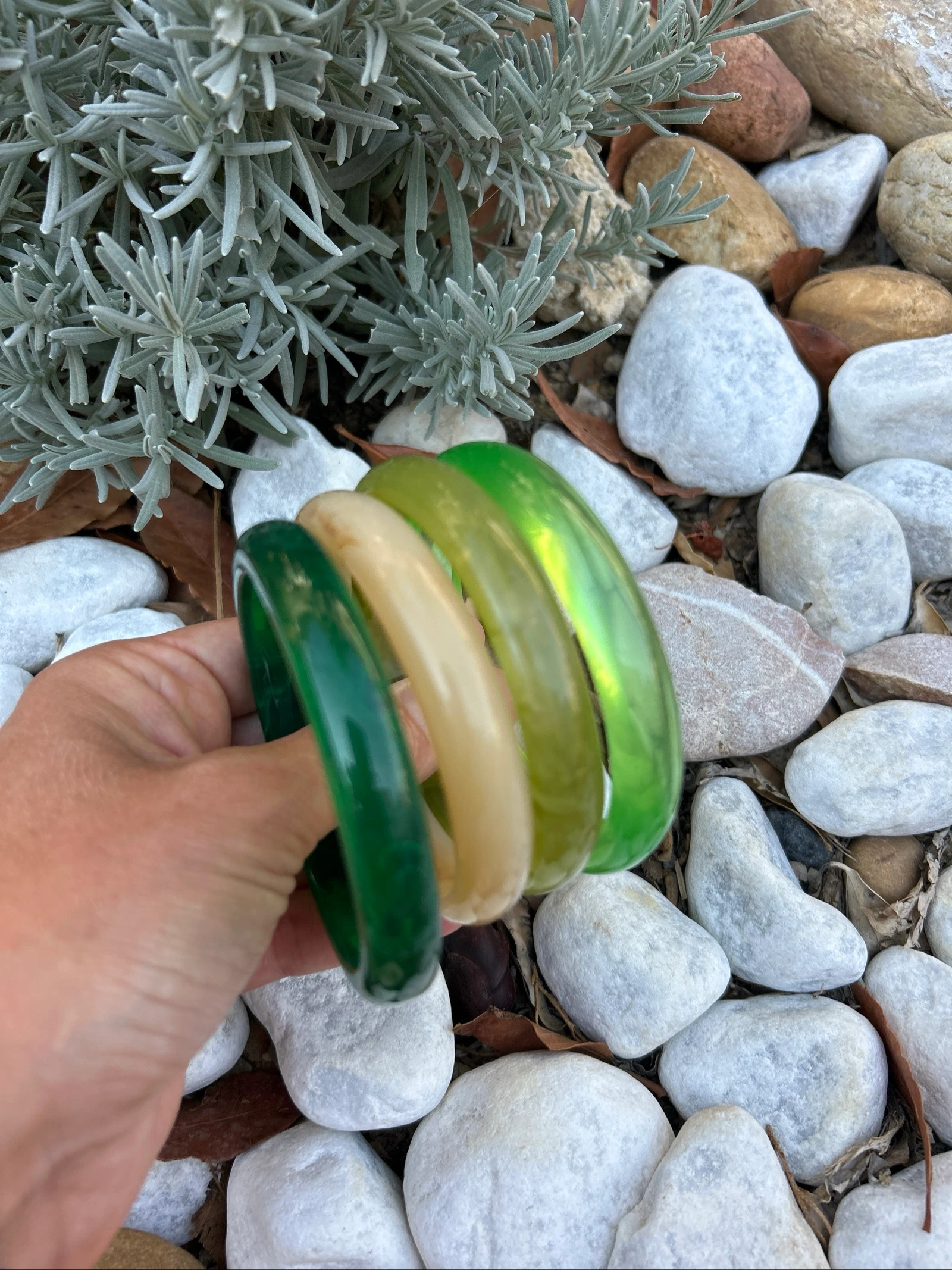 4 pulseras de resina jade verde, caqui, beige – photo 2